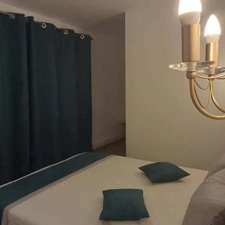 Quarto em Acomodações Particulares Alesia Maria *